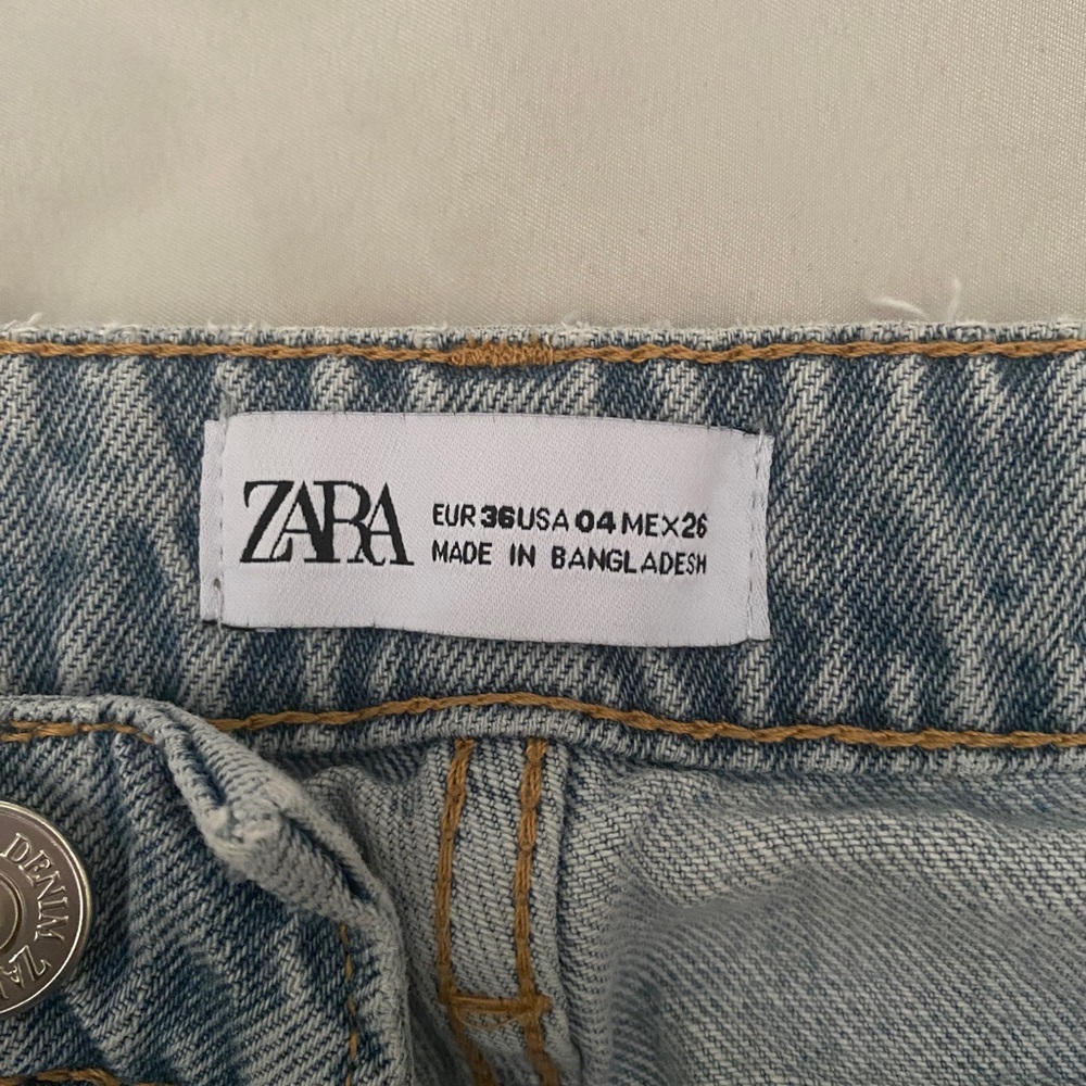 Zara light blue distressed jeans - Picture 3 of 3